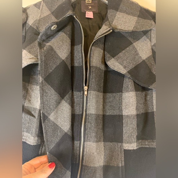LIKE NEW Y2K FOREVER 21 WOMEN’S GRAY/BLACK PLAID CROPPED BOMBER JACKET SZ LARGE - Picture 4 of 7
